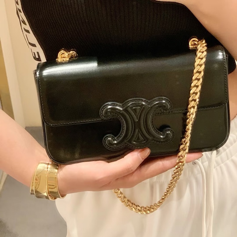 #櫃上在售12萬 #近新🈶台灣購證 Celine黑金凱旋門腋下肩背包-6