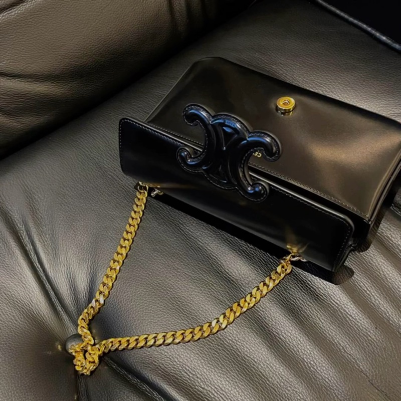 #櫃上在售12萬 #近新🈶台灣購證 Celine黑金凱旋門腋下肩背包-14