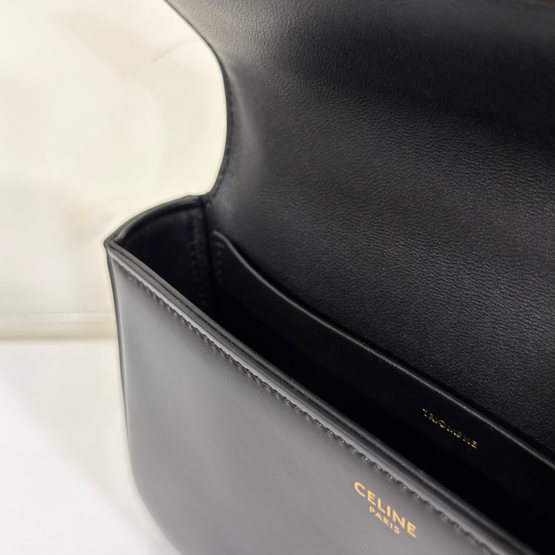 #櫃上在售12萬 #近新🈶台灣購證 Celine黑金凱旋門腋下肩背包-24