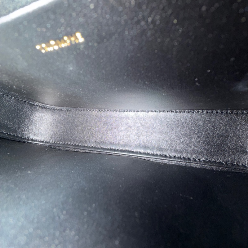 #櫃上在售12萬 #近新🈶台灣購證 Celine黑金凱旋門腋下肩背包-25