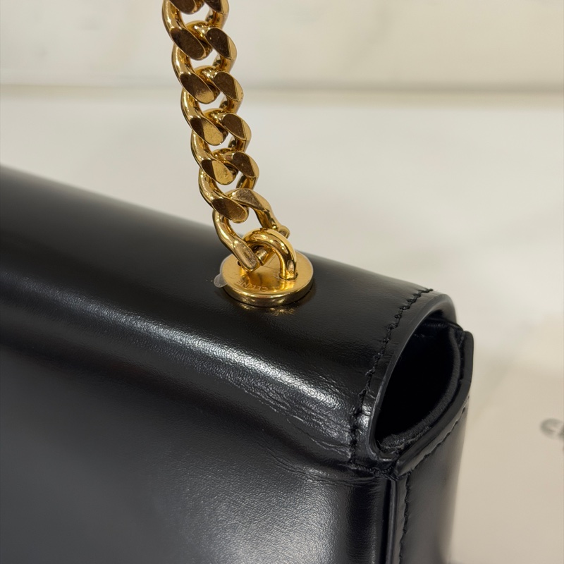 #櫃上在售12萬 #近新🈶台灣購證 Celine黑金凱旋門腋下肩背包-29