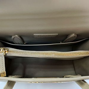 *奢華大道國際精品*【D0269】DIOR奶茶色 30 MONTAIGNE 中款手提/肩背兩用包 M9321UMBA-6