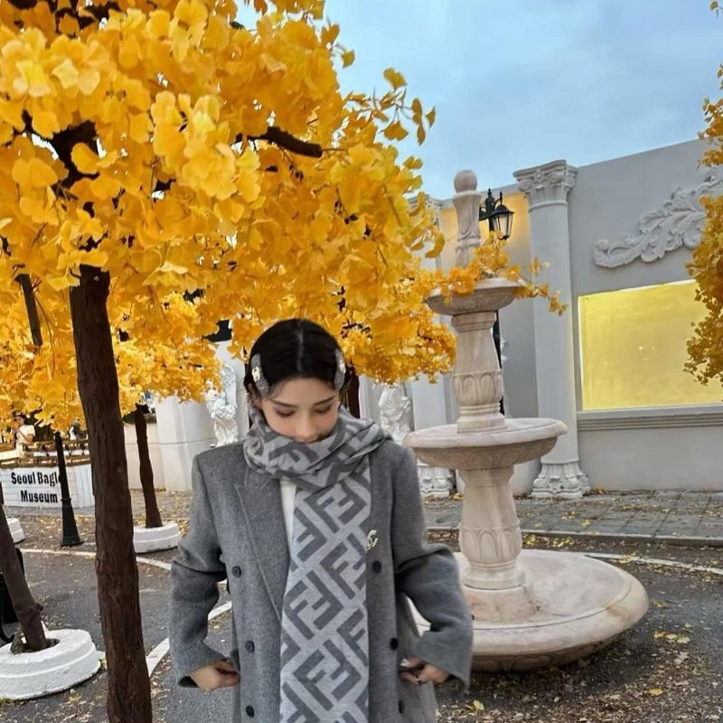 💎Han's house精品服飾💎fendi 芬迪 FF 滿版 圍巾 170X46原價20000-1