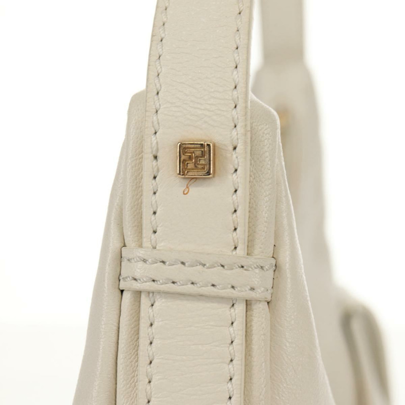 【日本直送】FENDI Mamma Baguette 單肩包,白色皮革,金色,正品,貨號 154081M-4