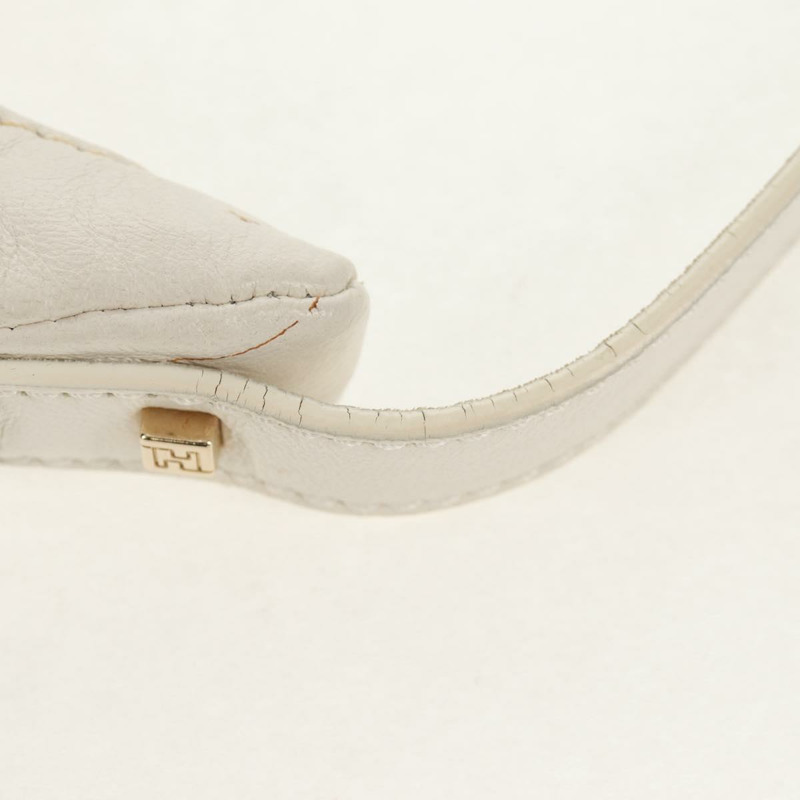 【日本直送】FENDI Mamma Baguette 單肩包,白色皮革,金色,正品,貨號 154081M-8