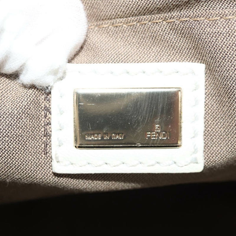 【日本直送】FENDI Mamma Baguette 單肩包,白色皮革,金色,正品,貨號 154081M-22