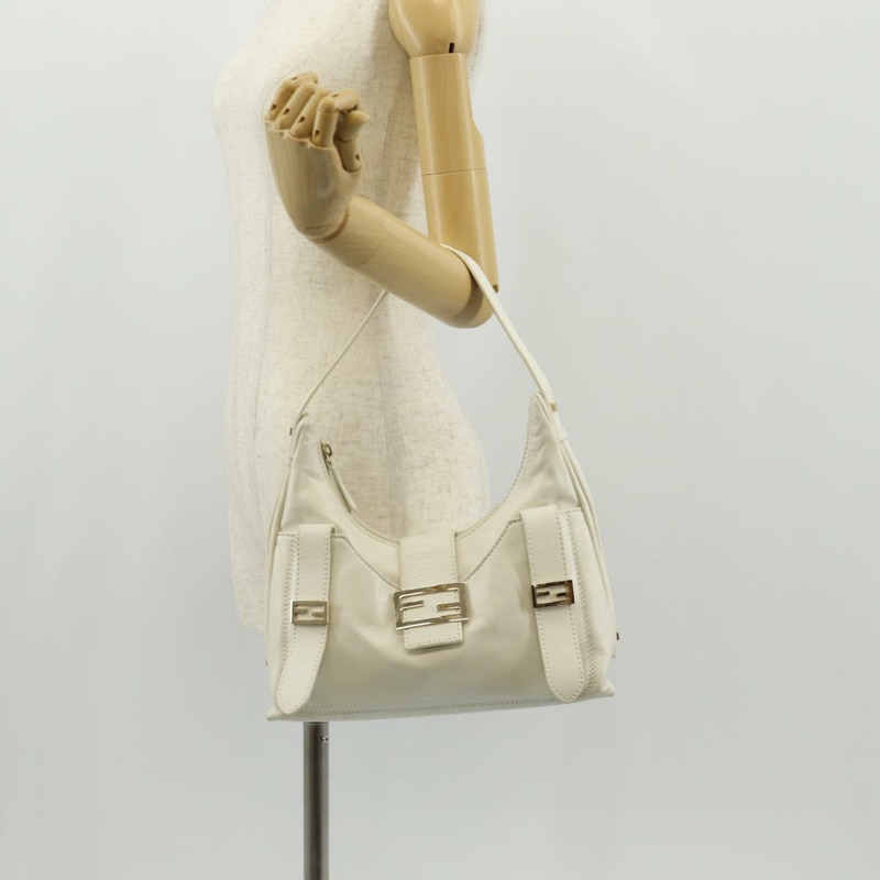 【日本直送】FENDI Mamma Baguette 單肩包,白色皮革,金色,正品,貨號 154081M-26