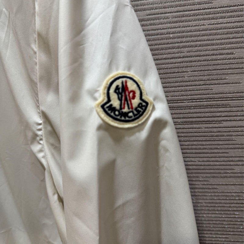 💎Han's house精品服飾💎moncler FARLAK 連帽 可藏 風衣 外套-4