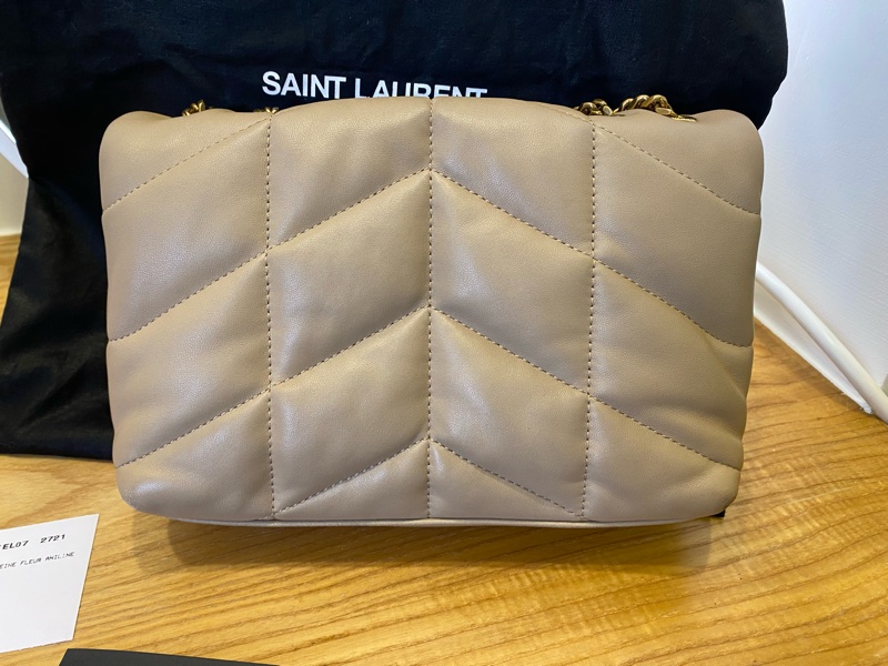 YSL Puffer mini 奶茶色雲朵包-4