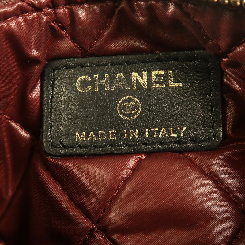 CHANEL 羊皮皮革Pouch金扣手拿包-5