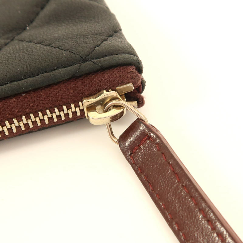 CHANEL 羊皮皮革Pouch金扣手拿包-12