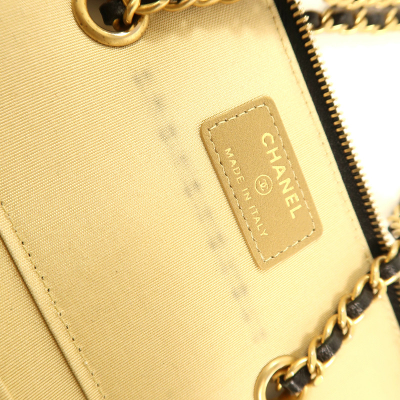 CHANEL 羊皮皮革Vanity Case金扣鏈帶肩背袋-15
