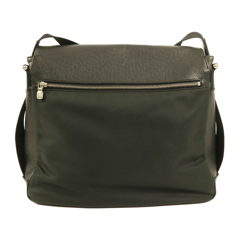 LOUIS VUITTON Taiga Victor銀扣肩背袋-1