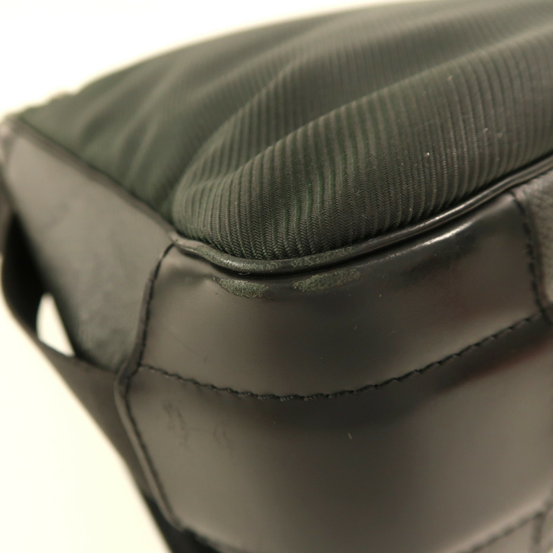 LOUIS VUITTON Taiga Victor銀扣肩背袋-11