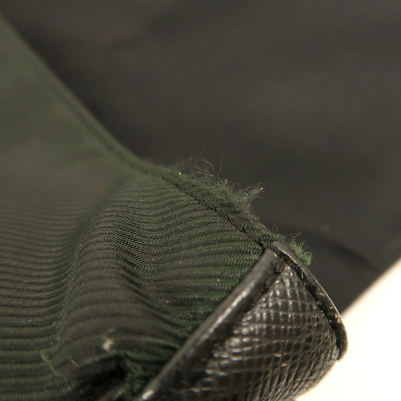 LOUIS VUITTON Taiga Victor銀扣肩背袋-14