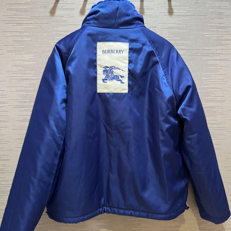 💎Han's house精品服飾💎 Burberry 格紋 外套 男女共穿 雙面 戰馬 原價73400-2