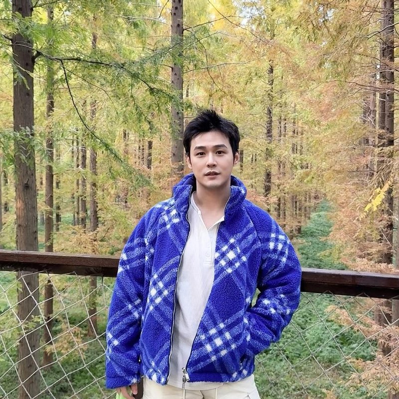 💎Han's house精品服飾💎 Burberry 格紋 外套 男女共穿 雙面 戰馬 原價73400-4