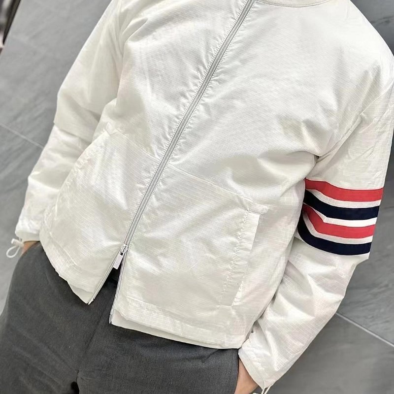 💎Han's house精品服飾💎THOM BROWNE TB 四槓 尼龍 風衣 防水 外套-0