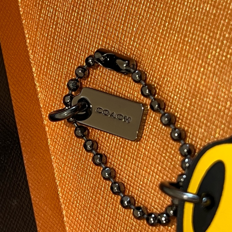 Coach*Disney 聯名限量米奇黃鞋皮革吊飾（全新閒置品）-3