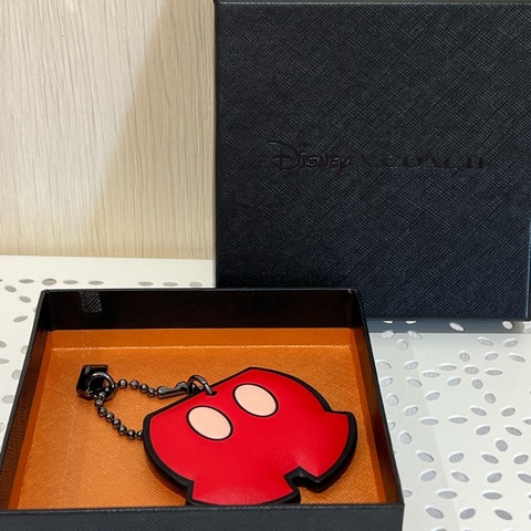 Coach*Disney 聯名限量米奇紅褲子吊飾（全新閒置品）