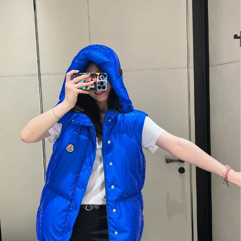 💎Han's house精品服飾💎moncler Lawu 亮面 羽絨 防水 連帽 背心-0