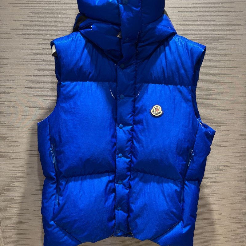 💎Han's house精品服飾💎moncler Lawu 亮面 羽絨 防水 連帽 背心-2