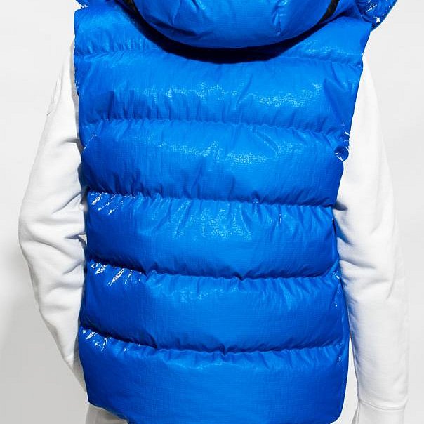 💎Han's house精品服飾💎moncler Lawu 亮面 羽絨 防水 連帽 背心-5