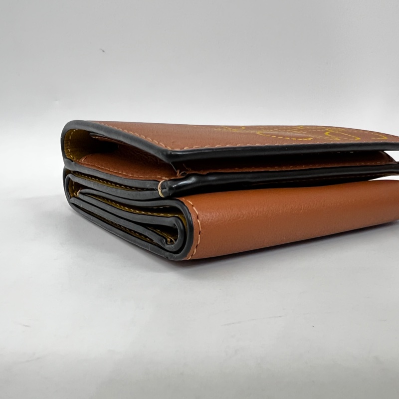 Loewe 焦糖牛皮黃點logo內芥末黃6卡3折短夾-2