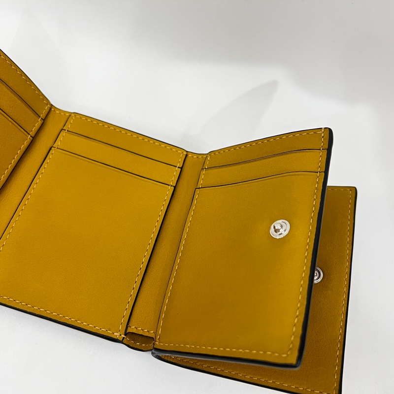 Loewe 焦糖牛皮黃點logo內芥末黃6卡3折短夾-11