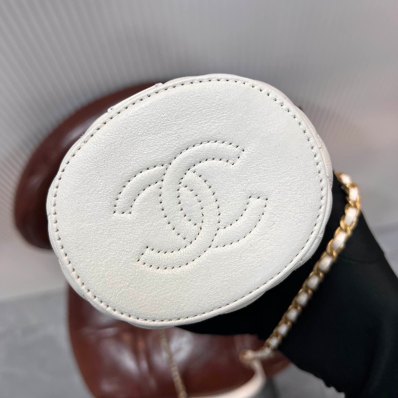 CHANEL 21S 高級手工坊 小號白金羊皮圓桶鏈條包/晚宴包-7