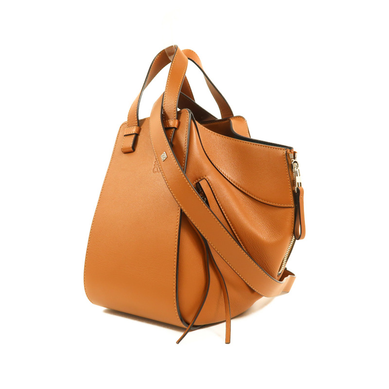 LOEWE 牛皮皮革Hammock銀扣手挽肩背兩用袋-2