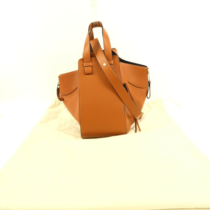 LOEWE 牛皮皮革Hammock銀扣手挽肩背兩用袋-13