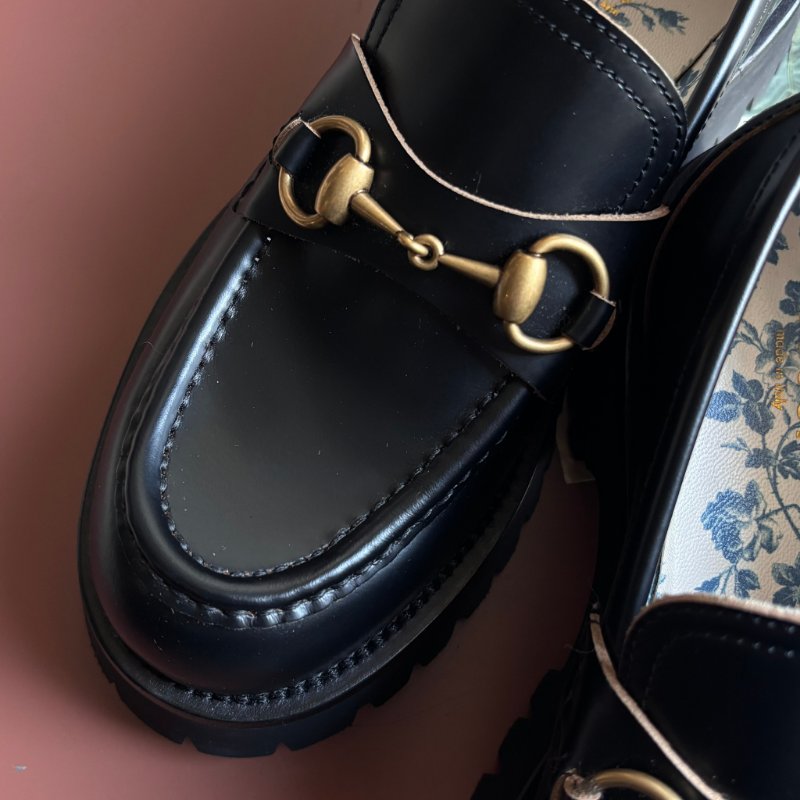::GUCCI:: 黑色皮革x金屬馬銜釦樂福鞋 38號-5