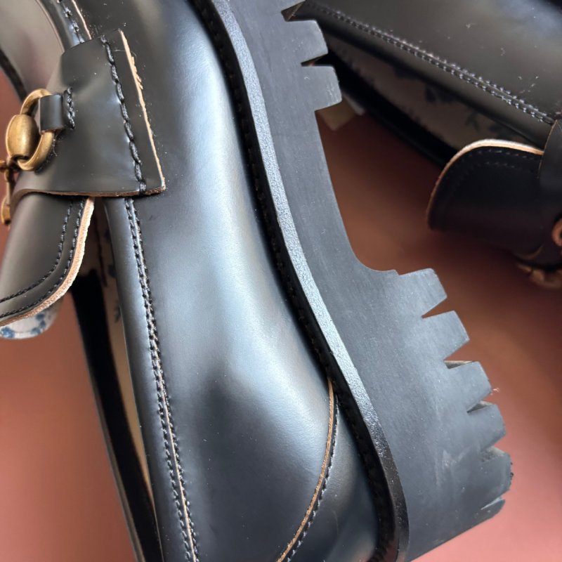::GUCCI:: 黑色皮革x金屬馬銜釦樂福鞋 38號-17