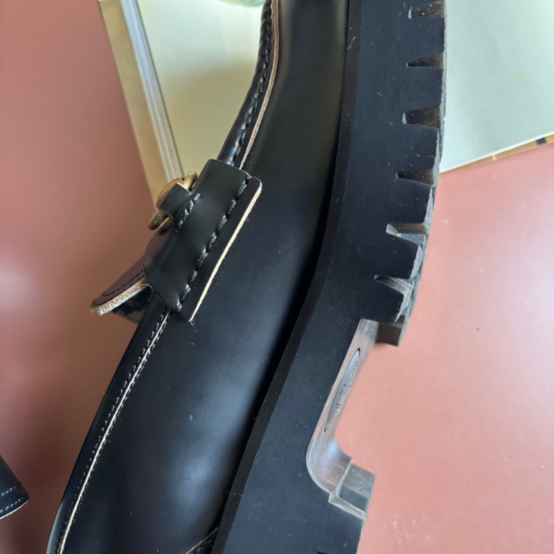 ::GUCCI:: 黑色皮革x金屬馬銜釦樂福鞋 38號-23