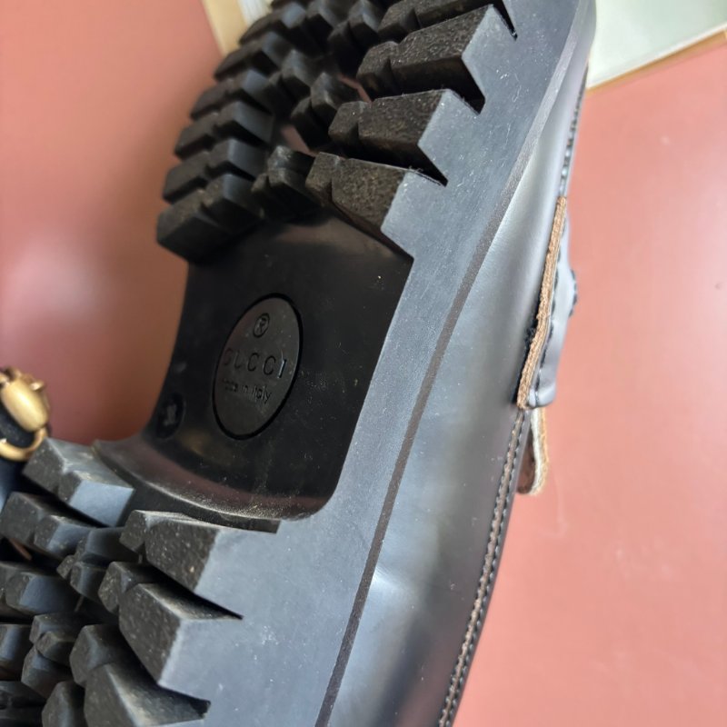 ::GUCCI:: 黑色皮革x金屬馬銜釦樂福鞋 38號-25