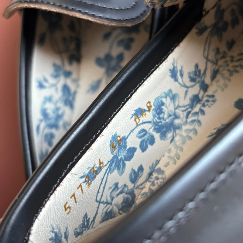 ::GUCCI:: 黑色皮革x金屬馬銜釦樂福鞋 38號-33