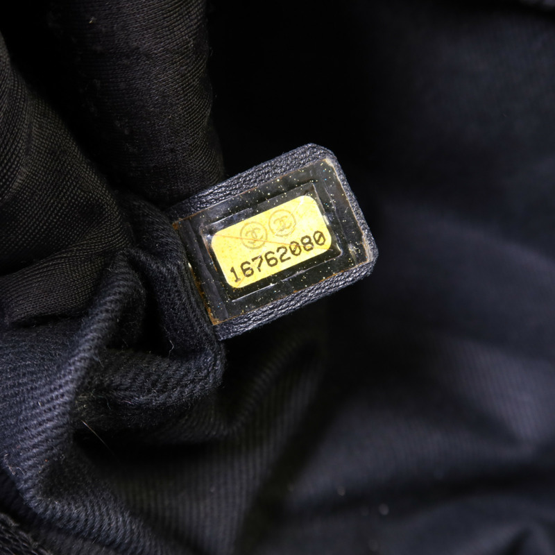 CHANEL 牛皮皮革Chic Shopping Tote銀扣肩背袋-7