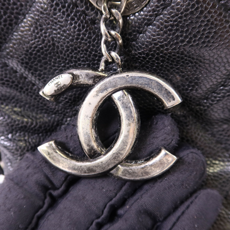 CHANEL 牛皮皮革Chic Shopping Tote銀扣肩背袋-12