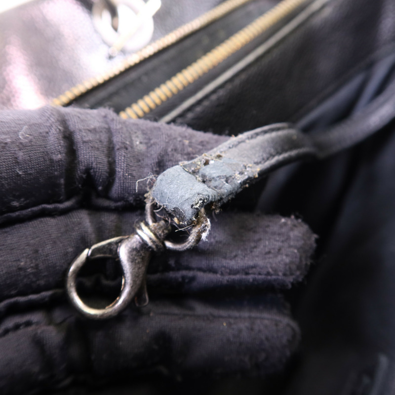 CHANEL 牛皮皮革Chic Shopping Tote銀扣肩背袋-23