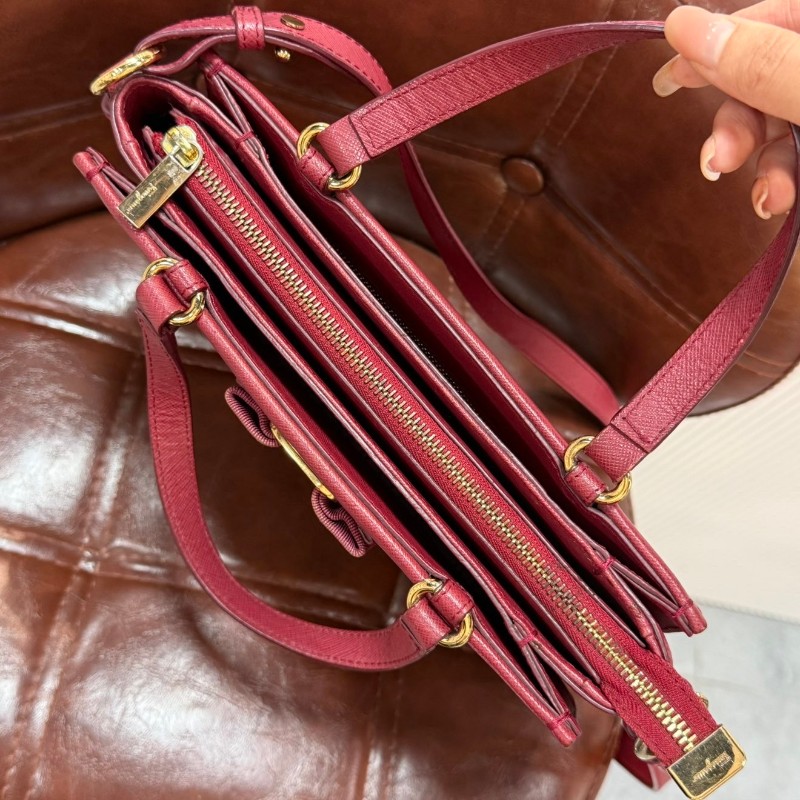 Salvatore Ferragamo Vara 經典小號 紅金配色 Saffiano十字紋牛皮-11