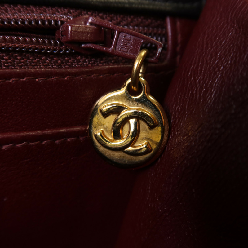 CHANEL 牛皮皮革Vintage Shoulder Bag金扣肩背袋-9