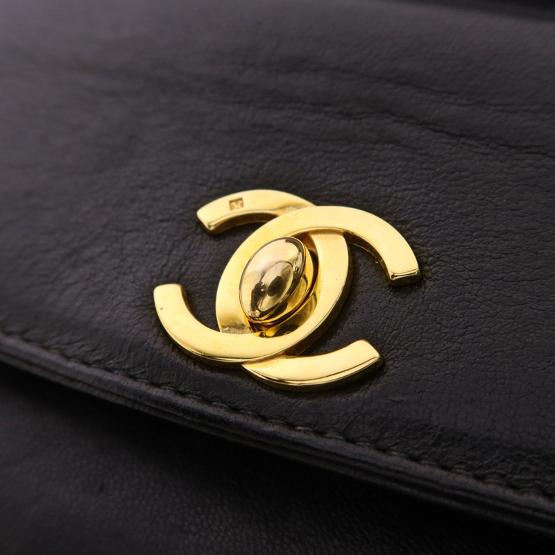 CHANEL 牛皮皮革Vintage Shoulder Bag金扣肩背袋-11