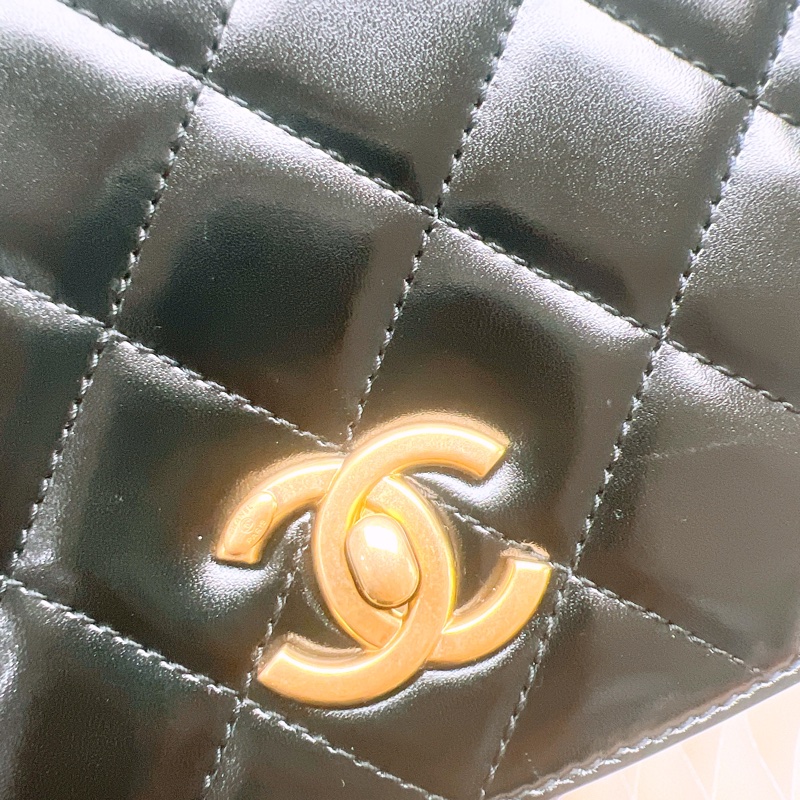 Chanel coco mark flap 黑金郵差包-13