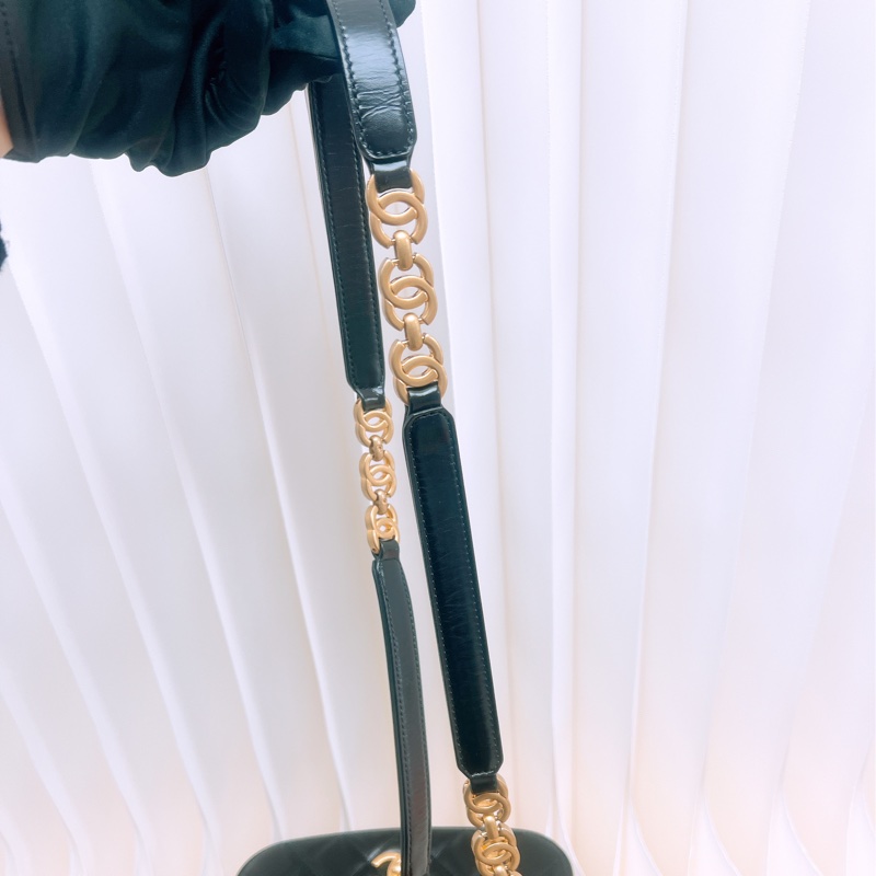 Chanel coco mark flap 黑金郵差包-15