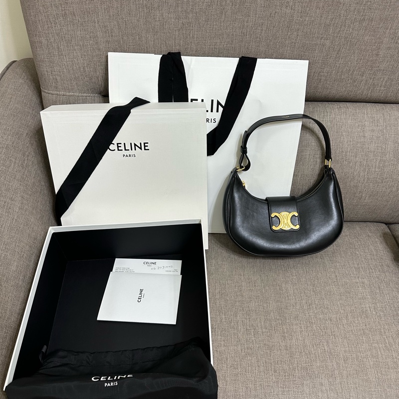 Celine金扣半月包-0