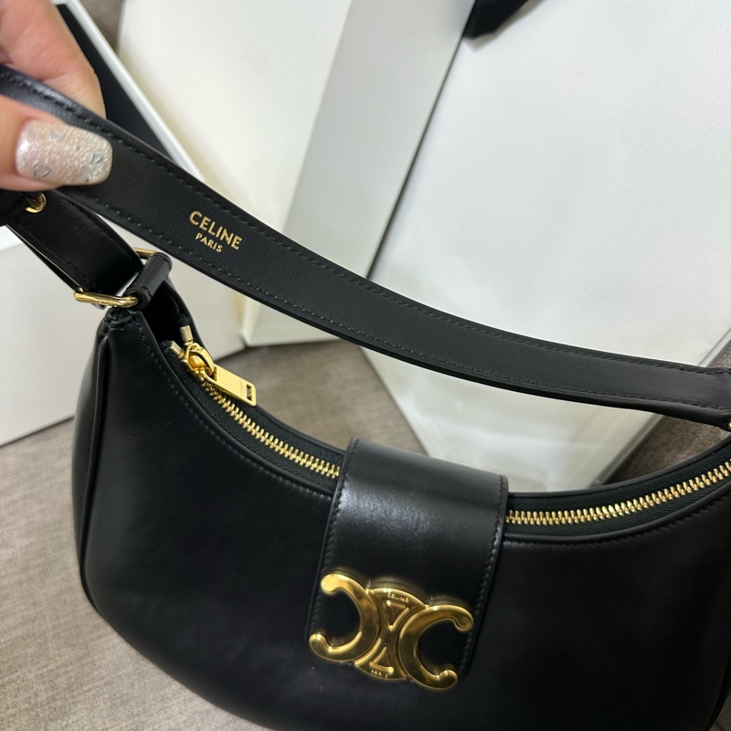Celine金扣半月包-2