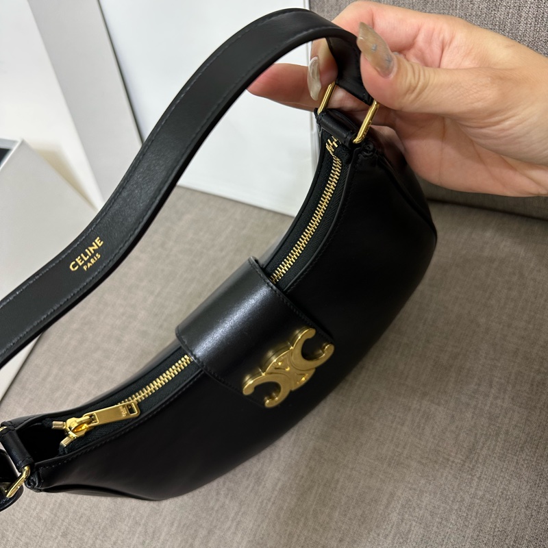 Celine金扣半月包-5