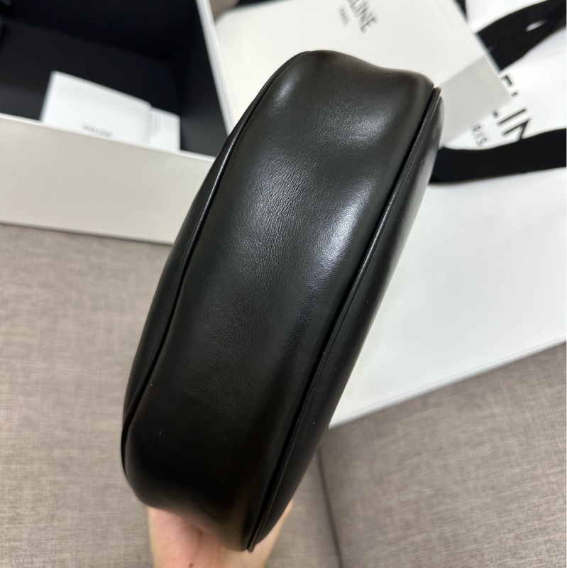 Celine金扣半月包-11