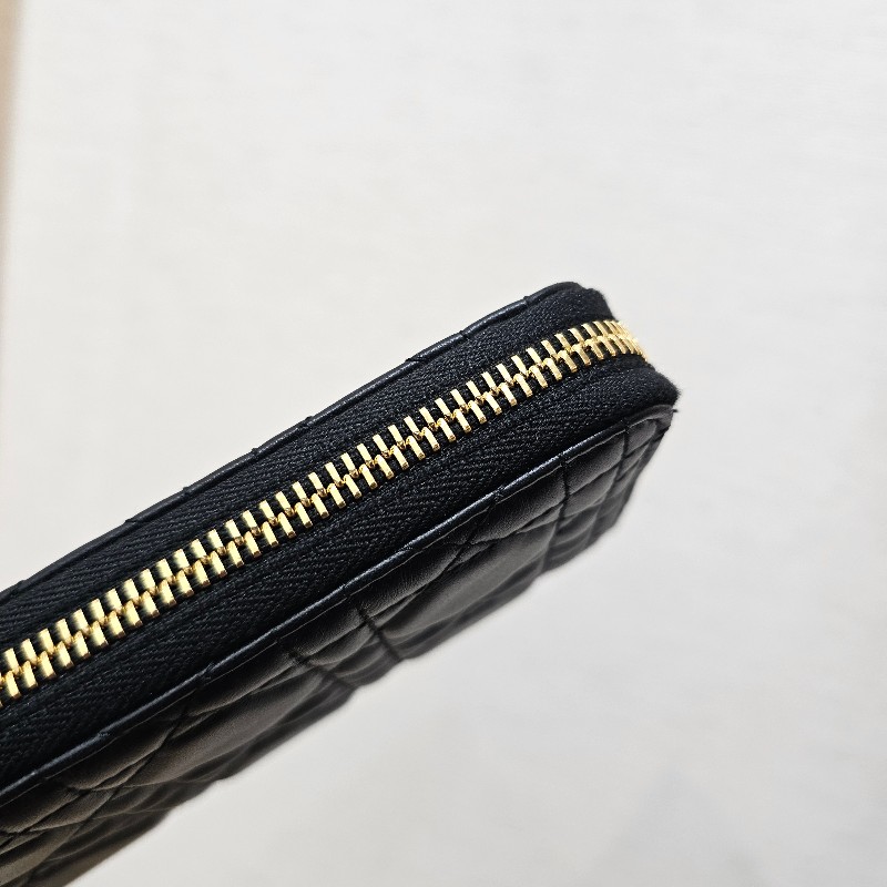 [實品超美☺️] Dior黑羊皮LadyDior金釦拉鏈中夾-3